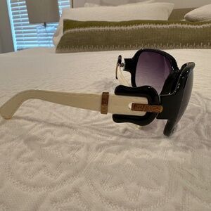 Fendi Black/Purple Gradient FS384 Iconic Buckle Oversized Square Sunglasses